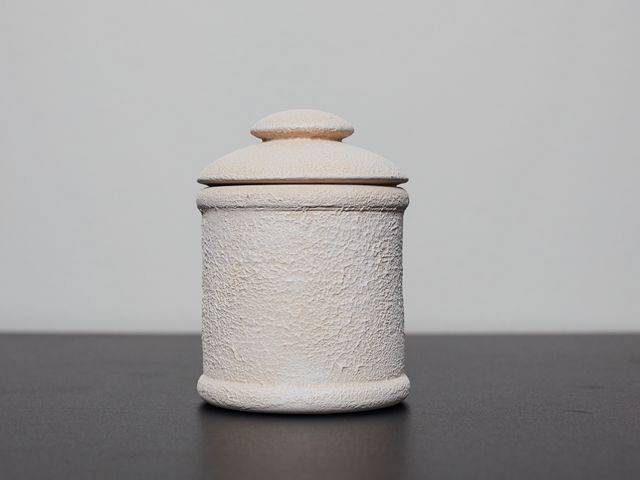 urny/2019/universal-white-and-black-01.jpg